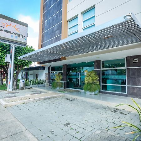 Hotel Seven Монтерія Екстер'єр фото