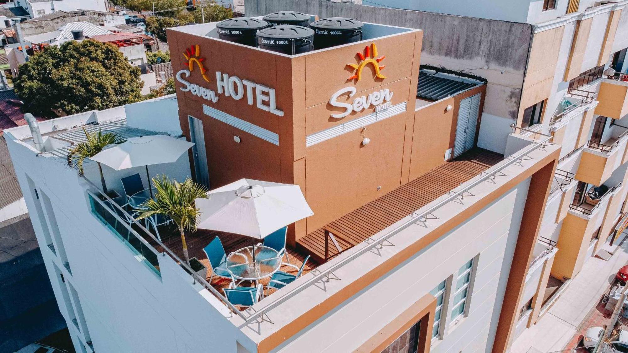 Hotel Seven Монтерія Екстер'єр фото