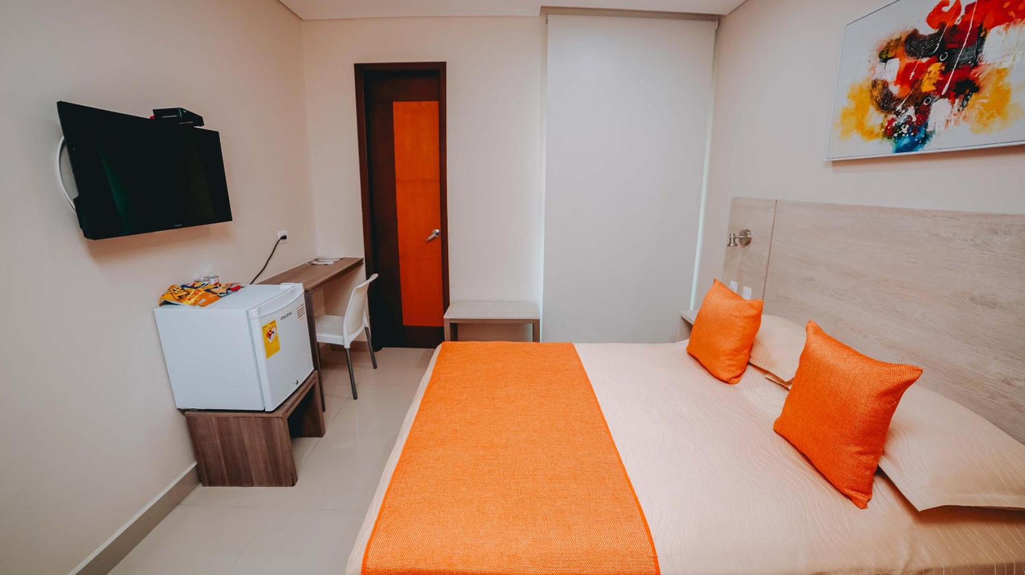 Hotel Seven Монтерія Екстер'єр фото